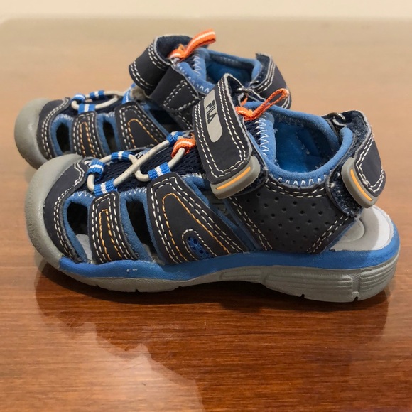 Fila toddler Velcro sandal sneaker - Picture 3 of 8